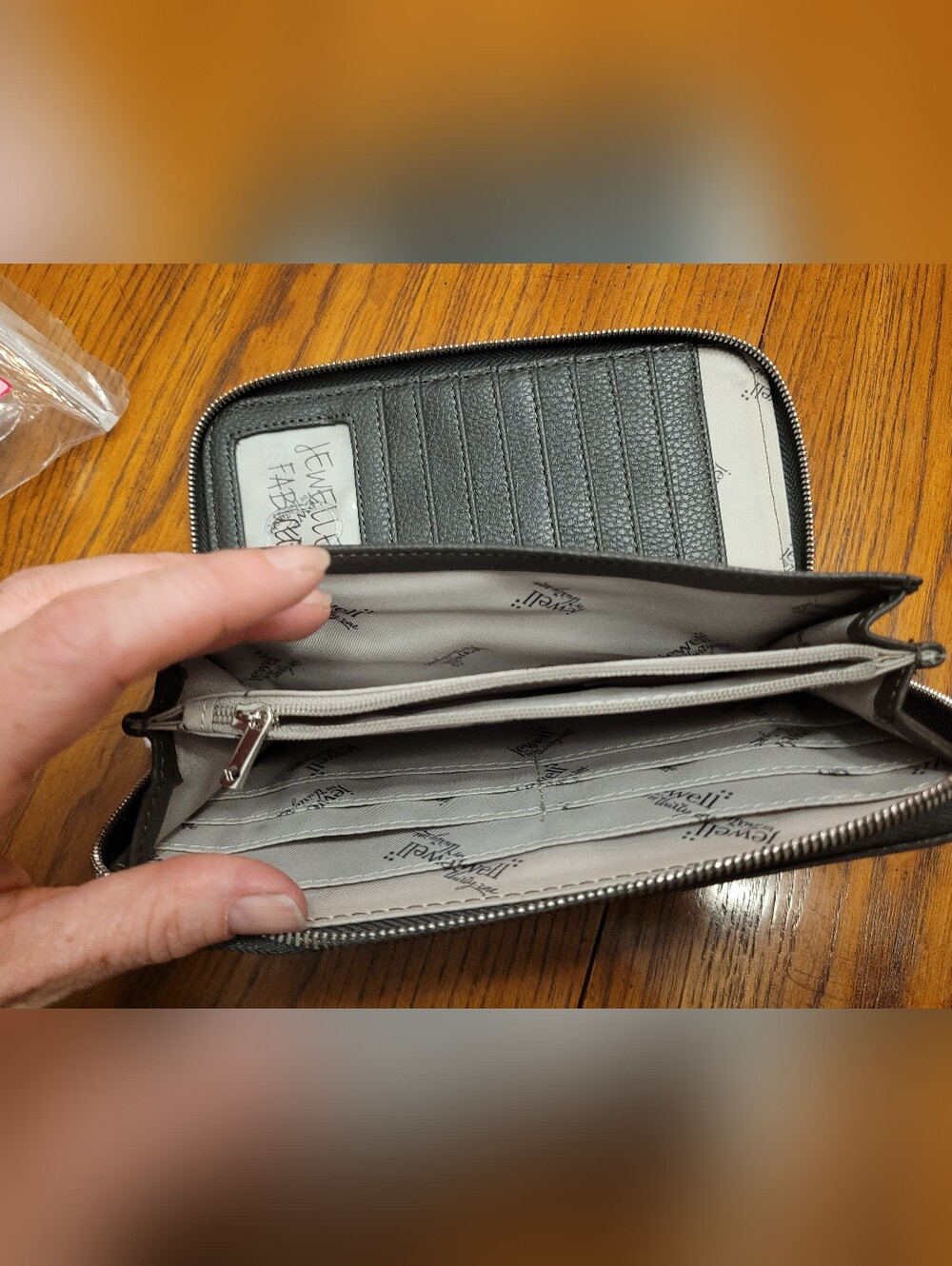 Thirty-One "All About the Benjamins" Wallet - City Charcoal Snake - NWT - Picture 7 of 13